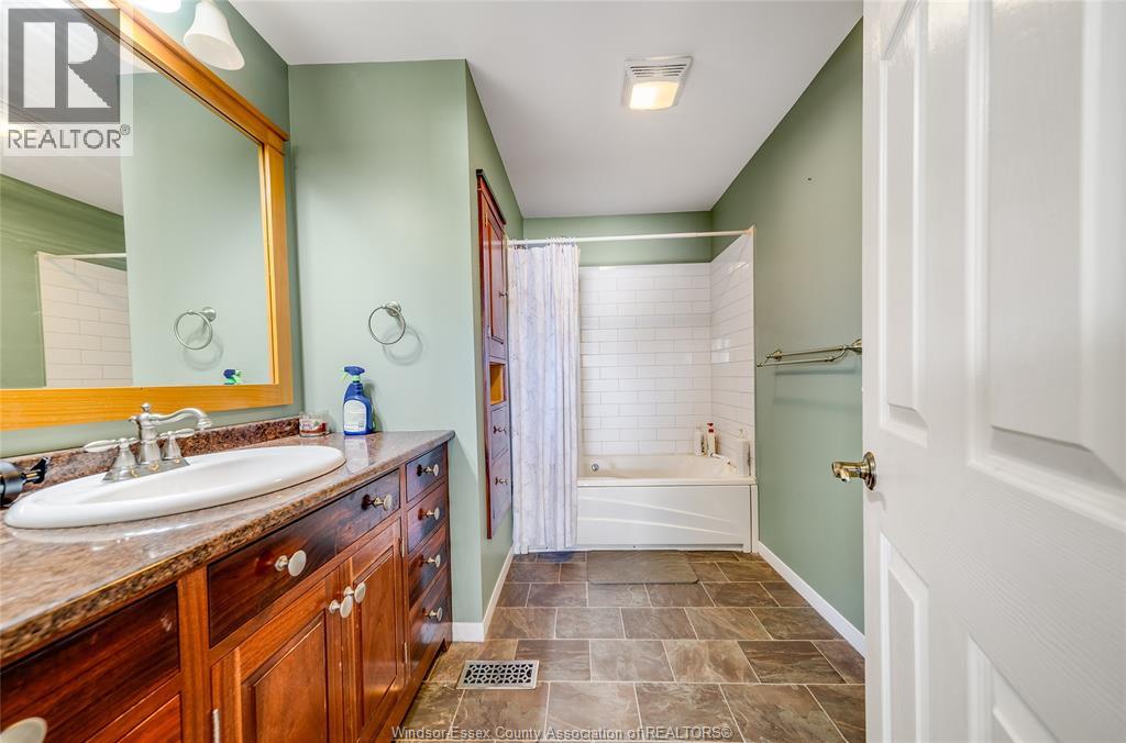 9 Mckee, Wallaceburg, Ontario  N8A 4P9 - Photo 17 - 26004144