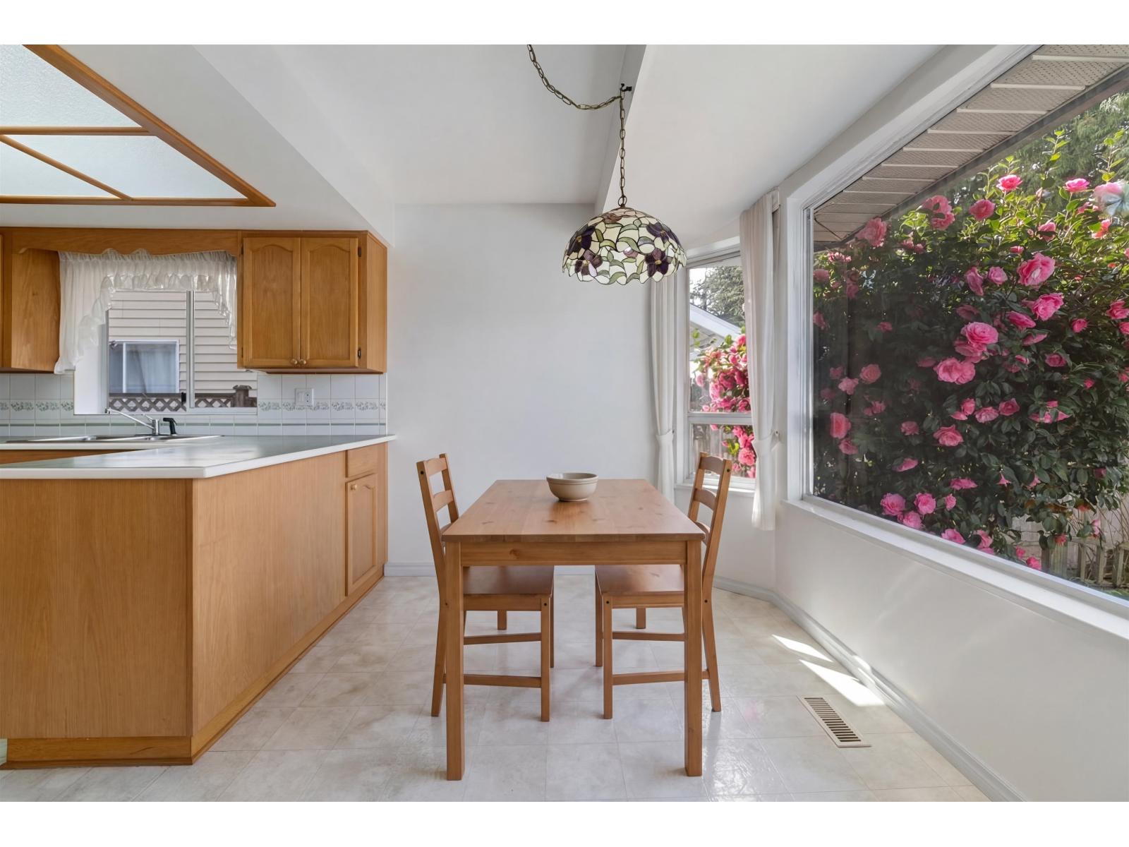 1143 163b Street, Surrey, British Columbia  V4A 8E8 - Photo 3 - R3105540