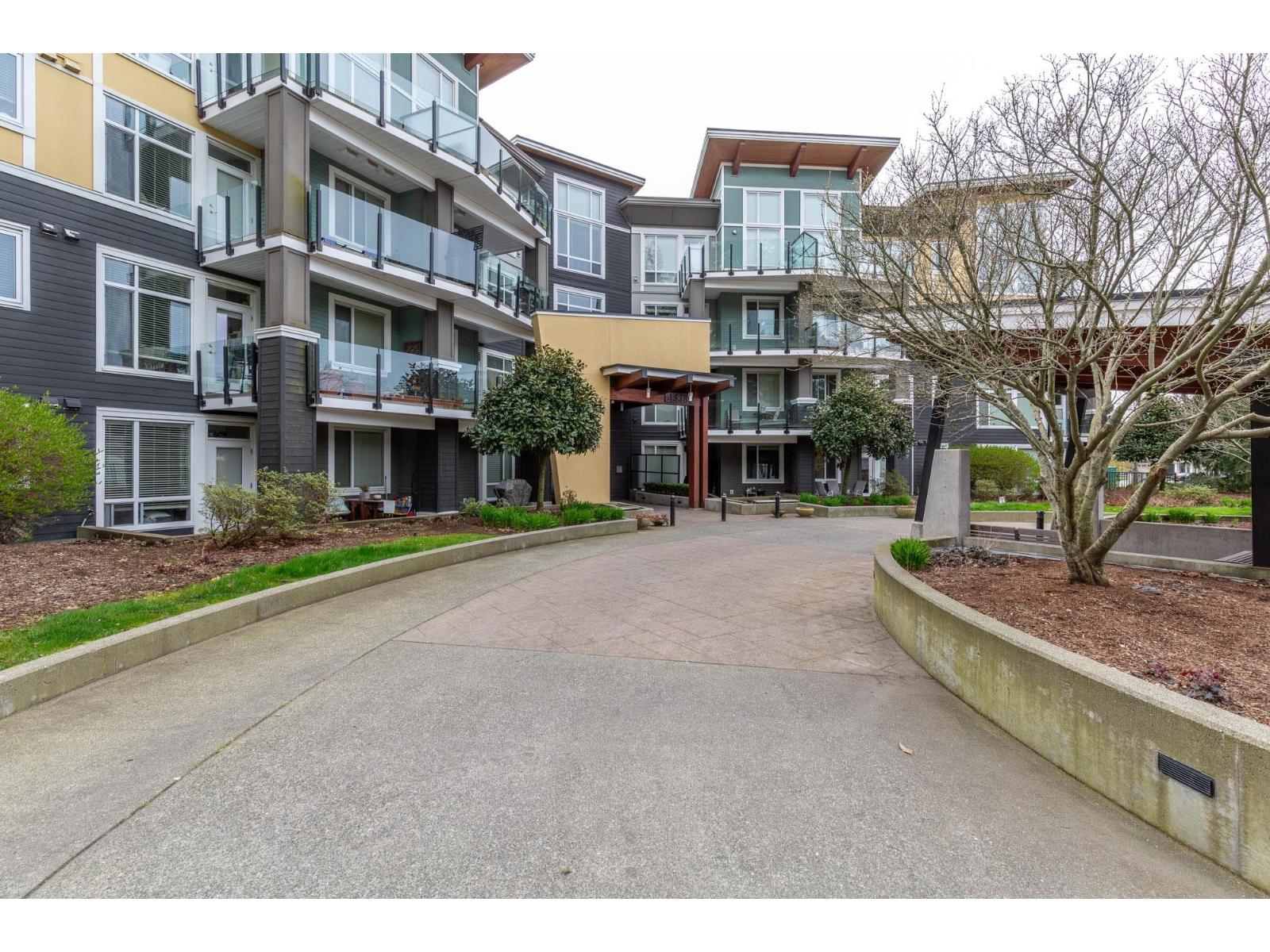 202 45389 Chehalis Drive, Garrison Crossing, Chilliwack, British Columbia  V2R 0T9 - Photo 2 - R3105743