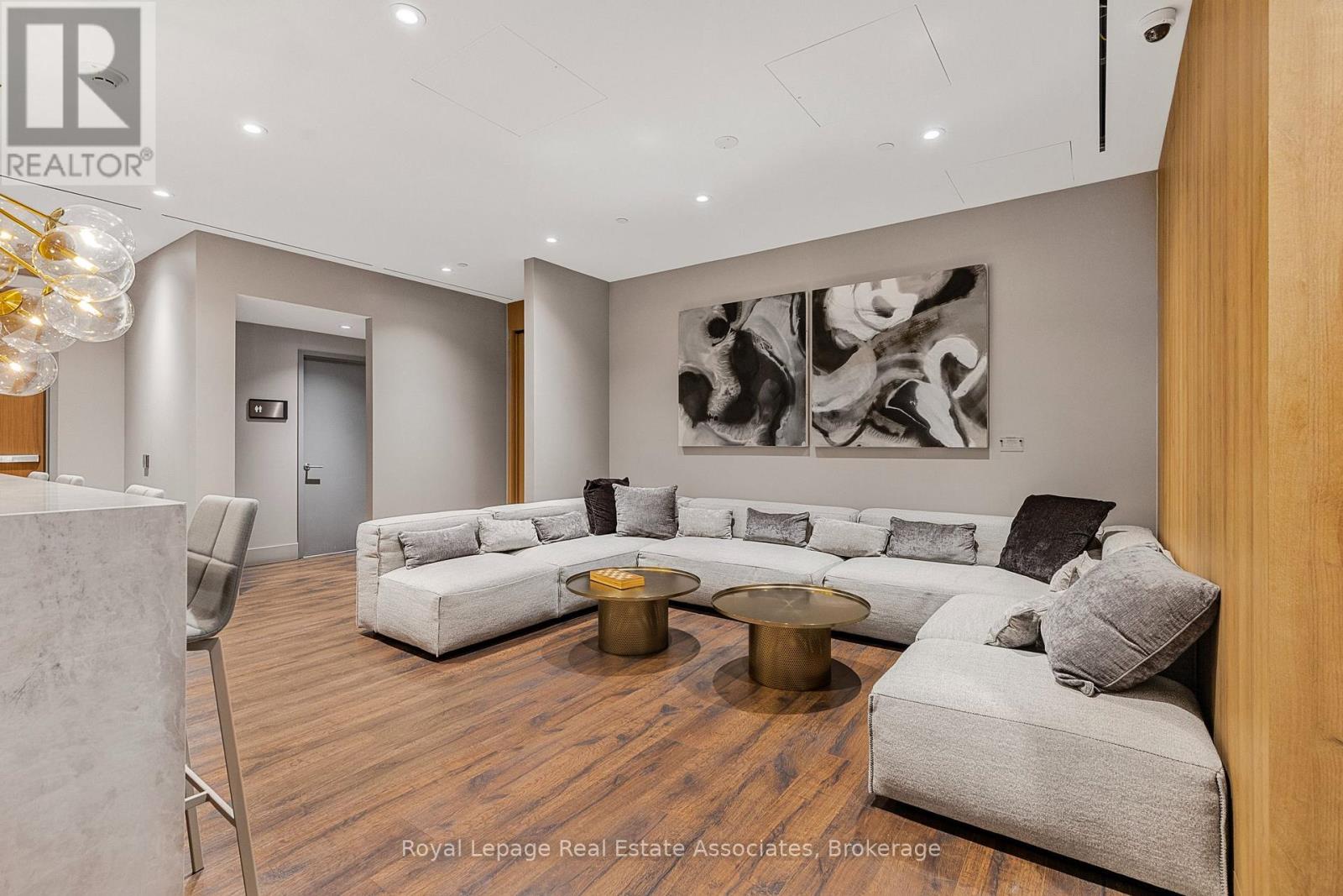 805 - 21 Park Street E, Mississauga, Ontario  L5G 0C2 - Photo 20 - W12778170