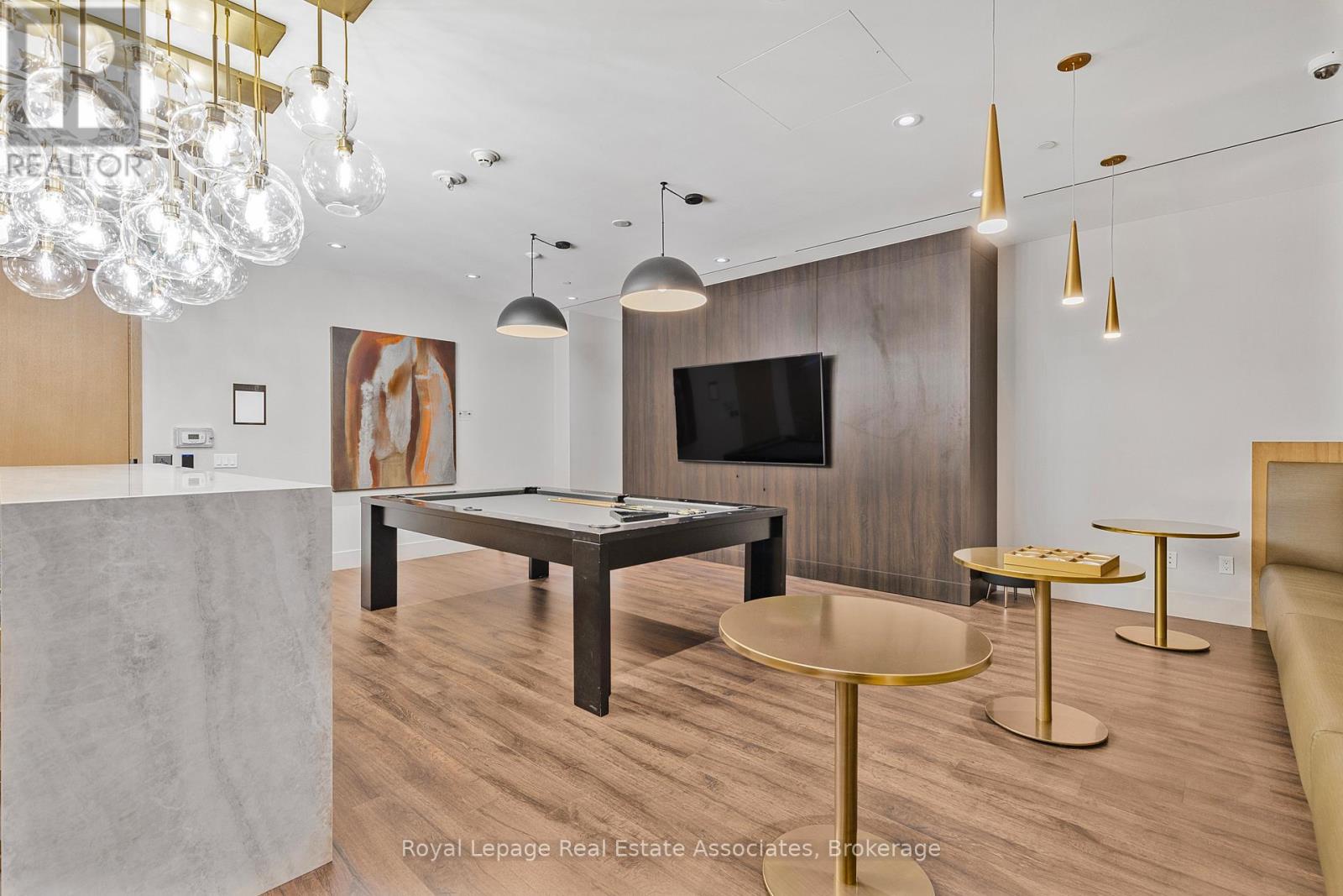 805 - 21 Park Street E, Mississauga, Ontario  L5G 0C2 - Photo 17 - W12778170