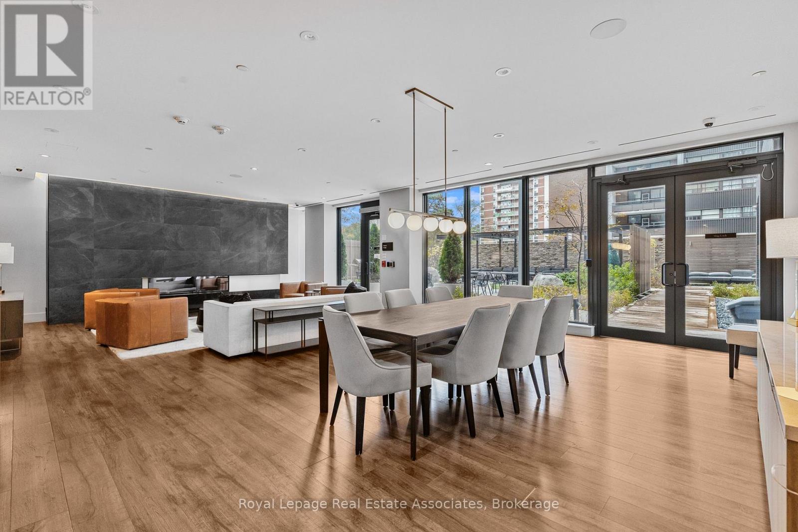 805 - 21 Park Street E, Mississauga, Ontario  L5G 0C2 - Photo 15 - W12778170