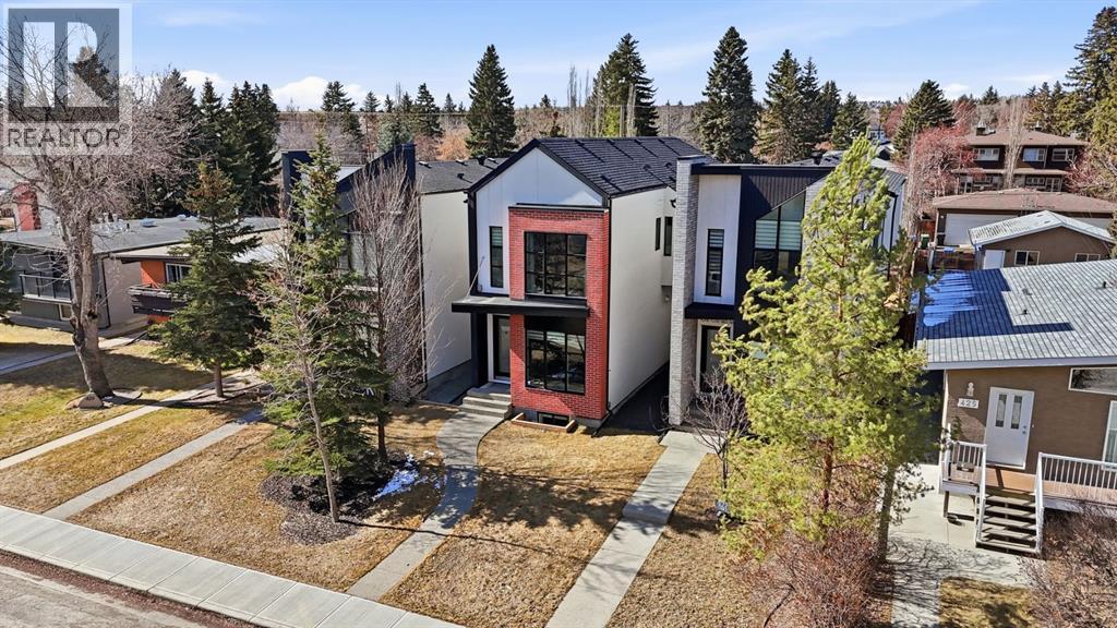 2, 427 37 Street SW, Calgary, Alberta  T3C 1R7 - Photo 3 - A2296457