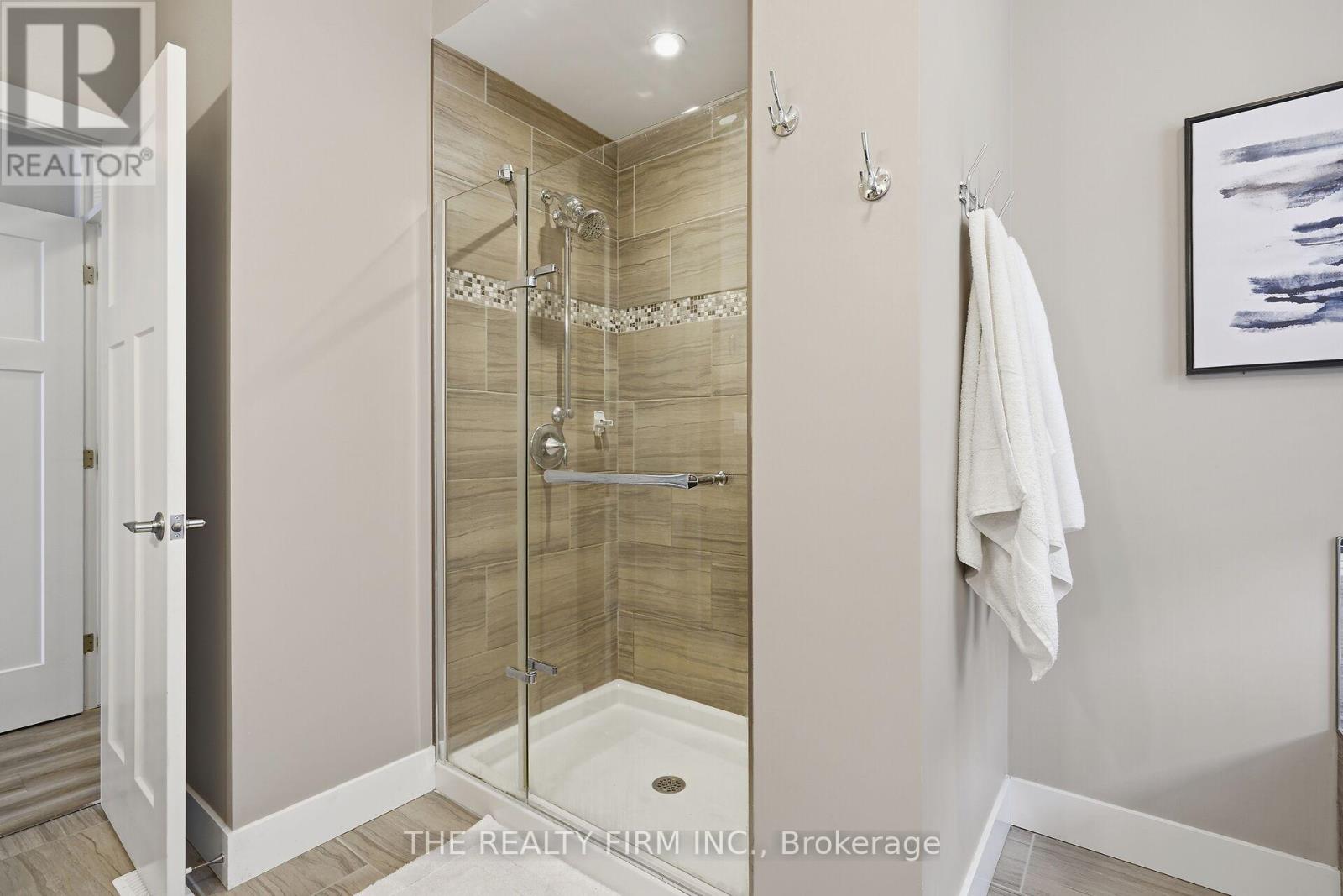 2 Slammer Trail, Thames Centre, Ontario  N0M 2P0 - Photo 18 - X12945892