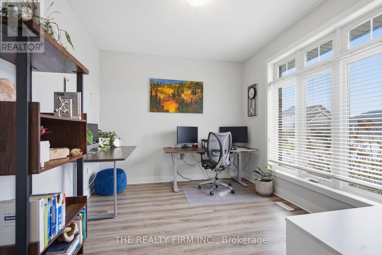 2 Slammer Trail, Thames Centre, Ontario  N0M 2P0 - Photo 5 - X12945892