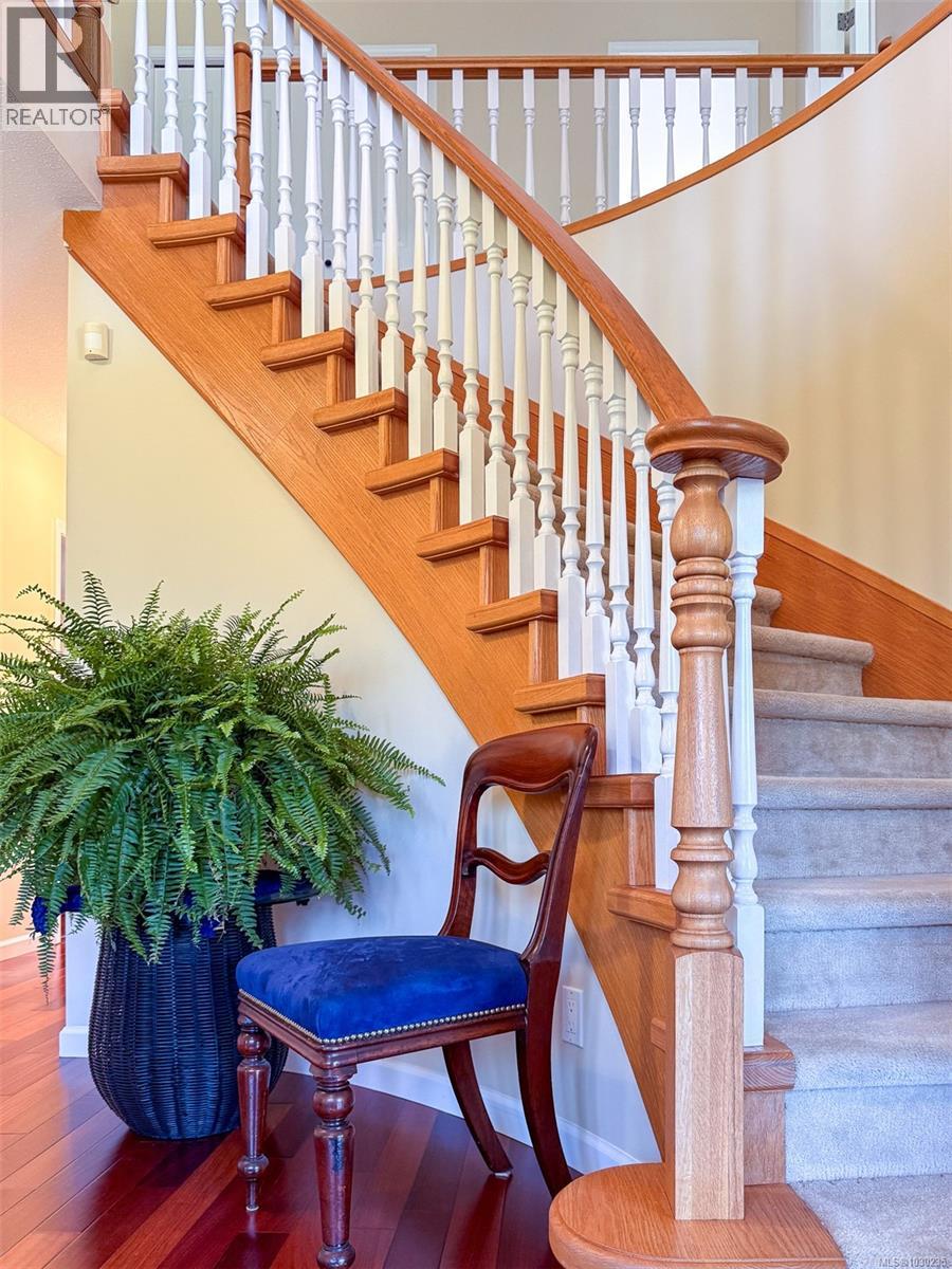 158 Crescent Rd E, Qualicum Beach, British Columbia  V9K 1L6 - Photo 24 - 1030235