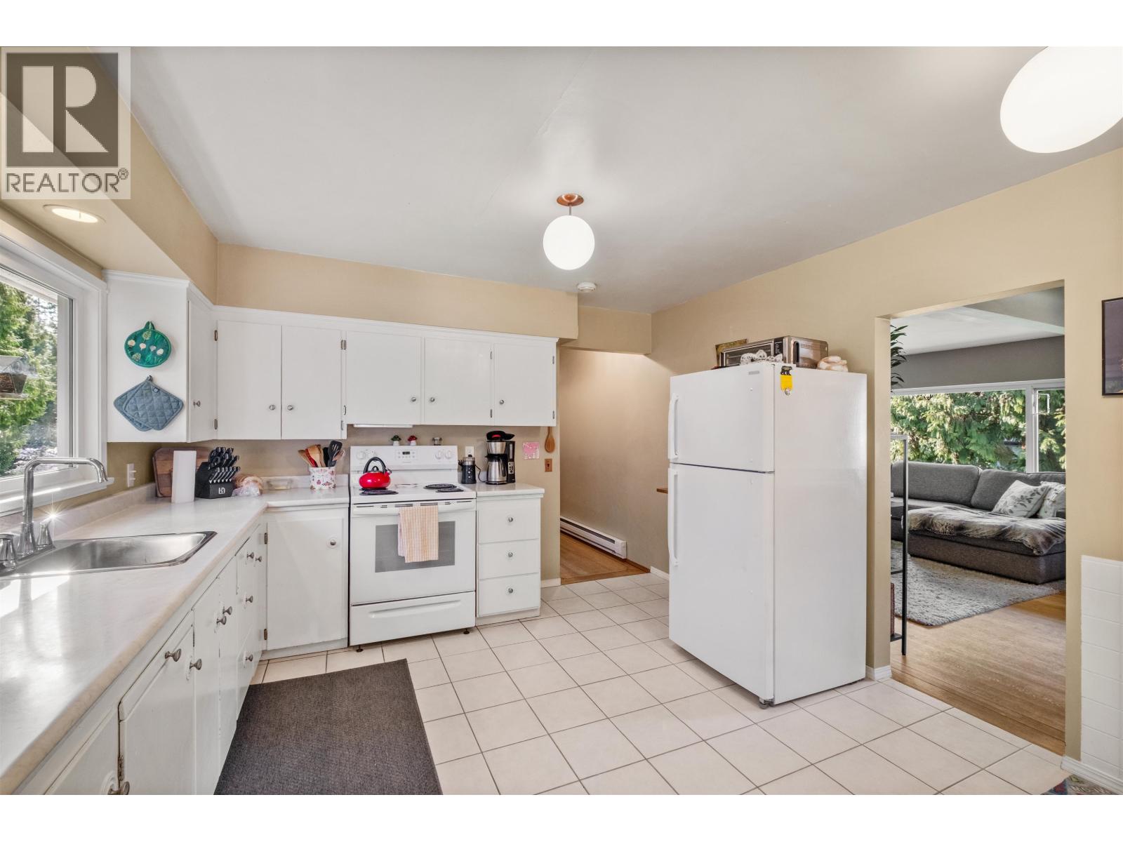 551 E Osborne Road, North Vancouver, British Columbia  V7N 1M4 - Photo 10 - R3106146