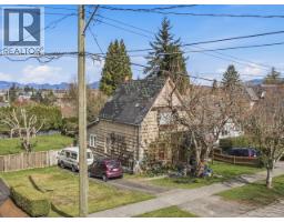 235 DURHAM STREET, New Westminster, British Columbia