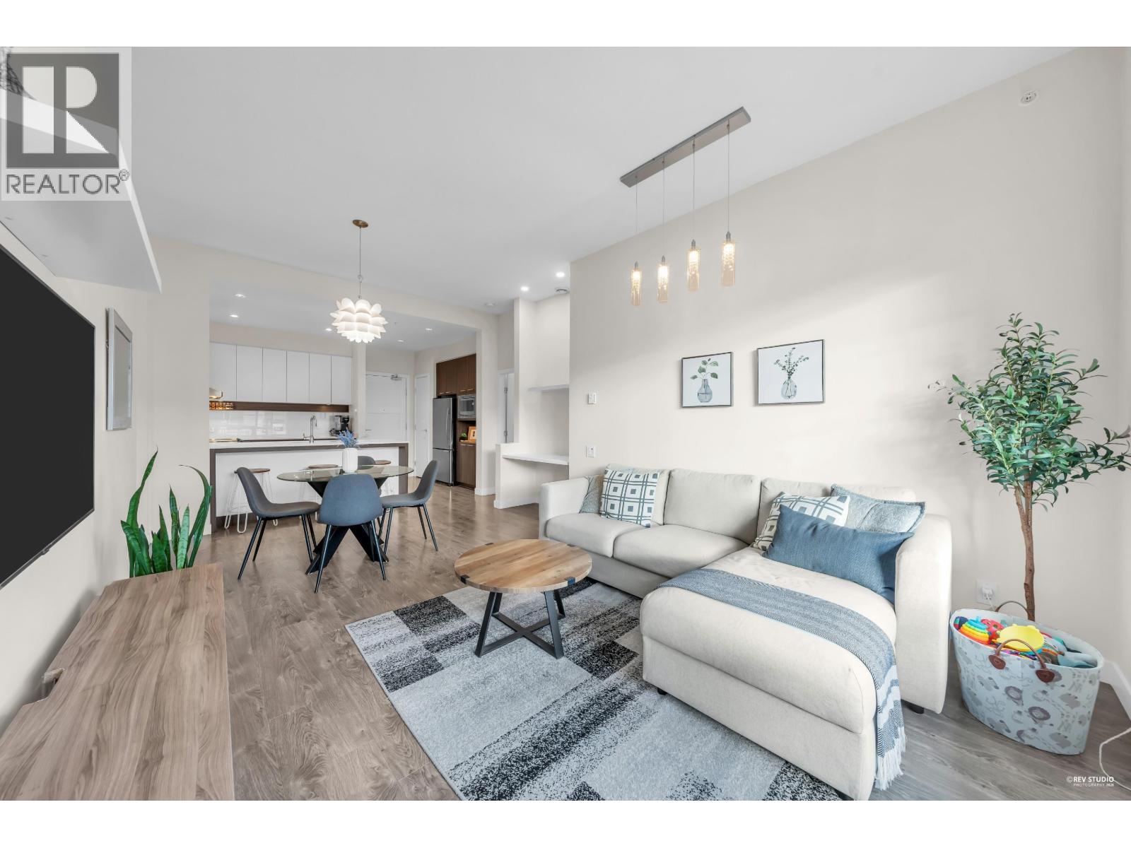 412 545 FOSTER AVENUE, Coquitlam, British Columbia