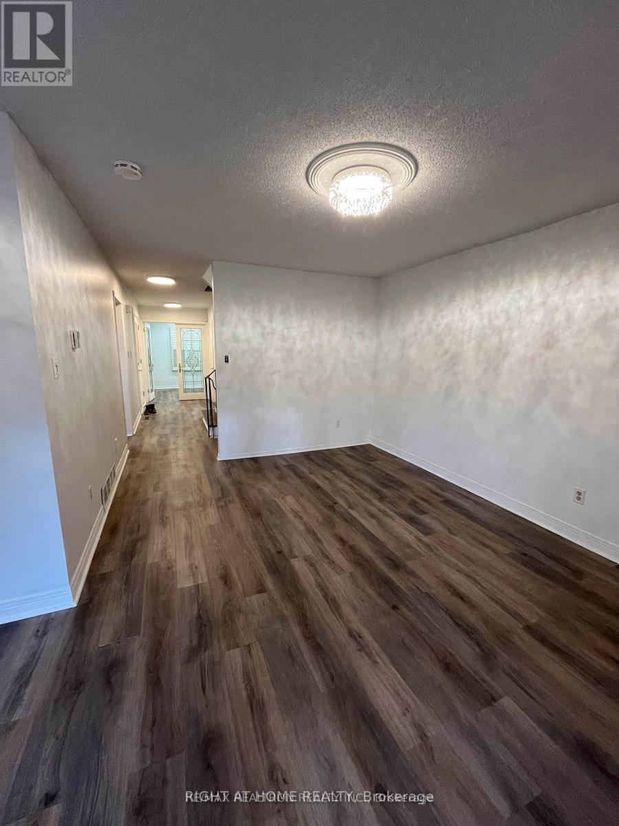 21 Hollyberry Trail, Toronto, Ontario  M2H 2N9 - Photo 4 - C12948028