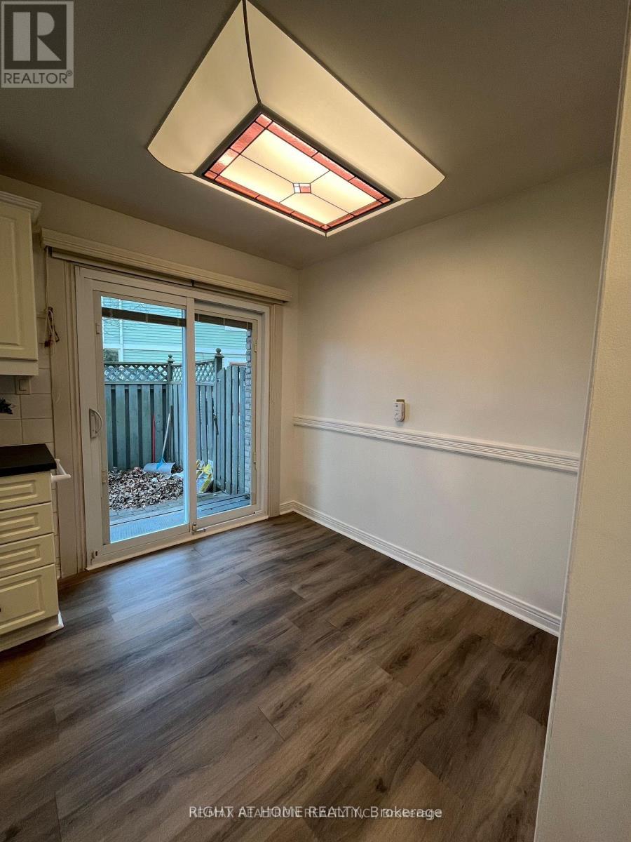 21 Hollyberry Trail, Toronto, Ontario  M2H 2N9 - Photo 5 - C12948028