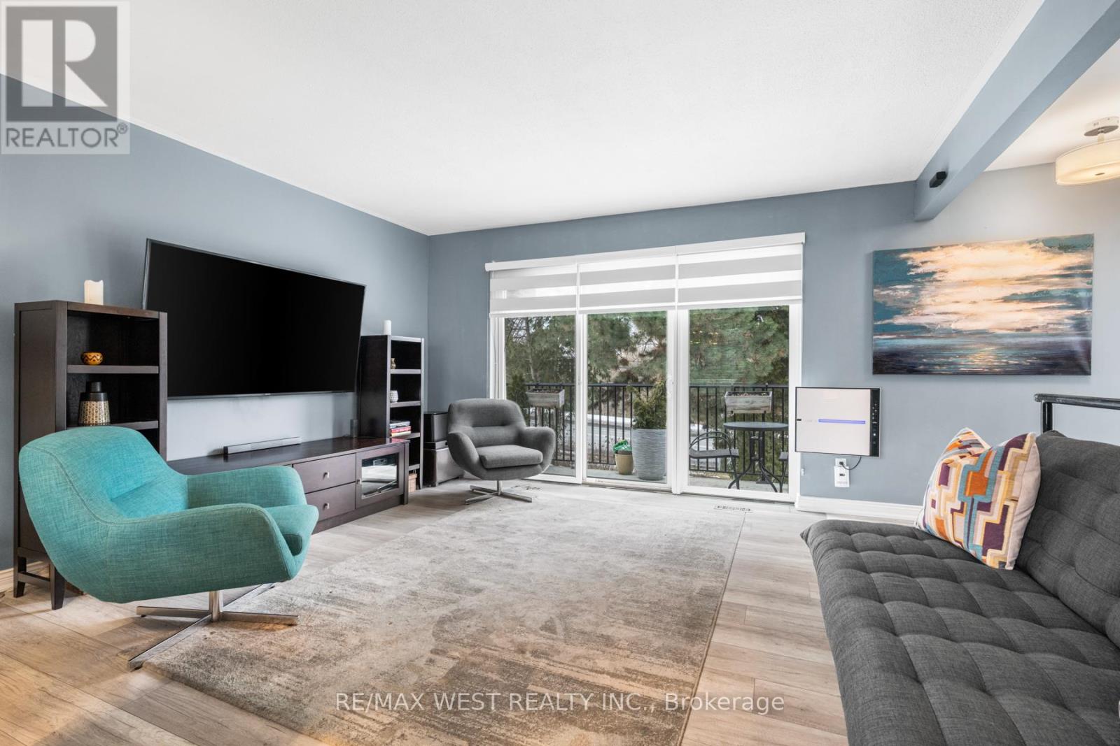 25 Proudbank Millway, Toronto, Ontario  M2L 1P3 - Photo 2 - C12948066