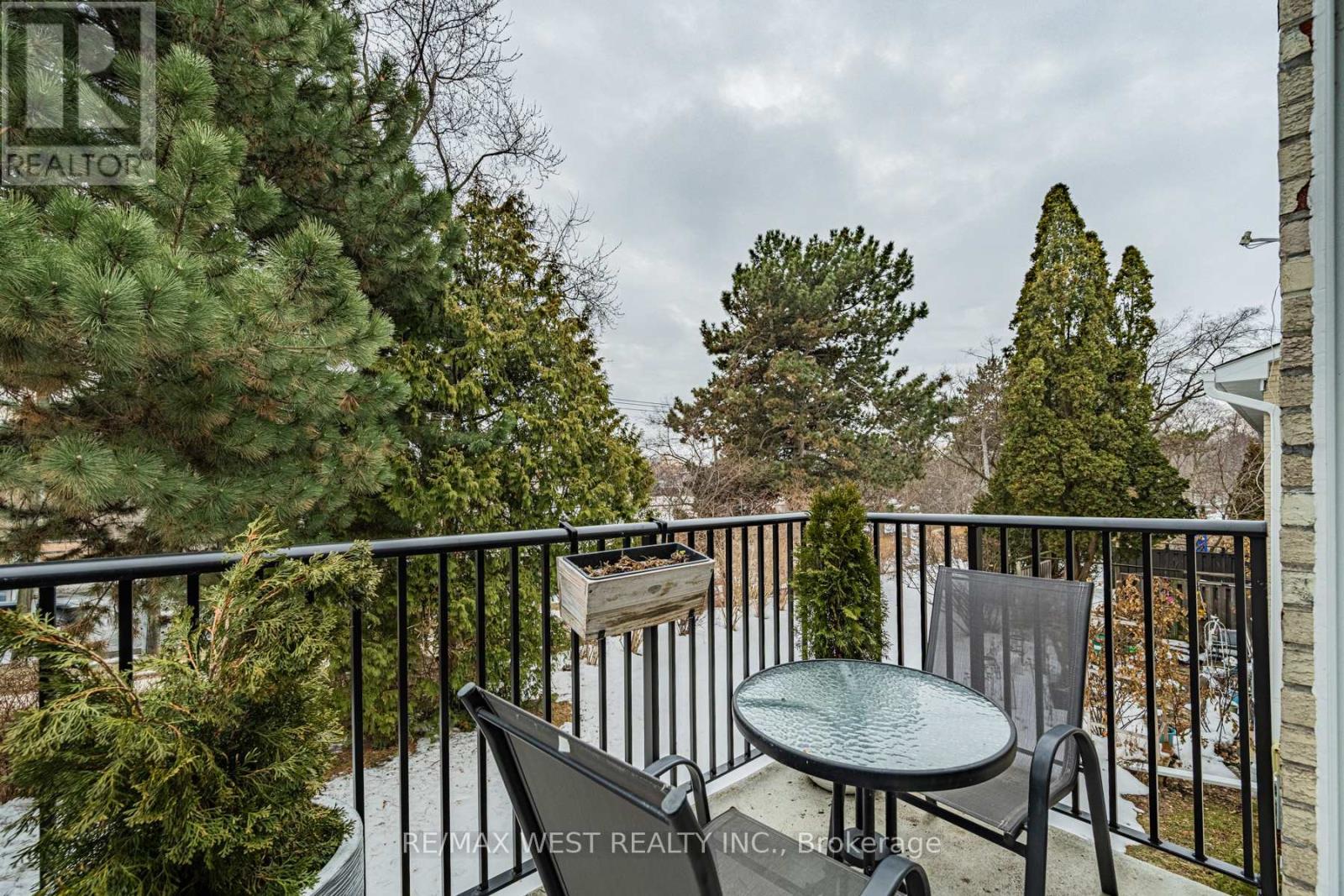 25 Proudbank Millway, Toronto, Ontario  M2L 1P3 - Photo 9 - C12948066