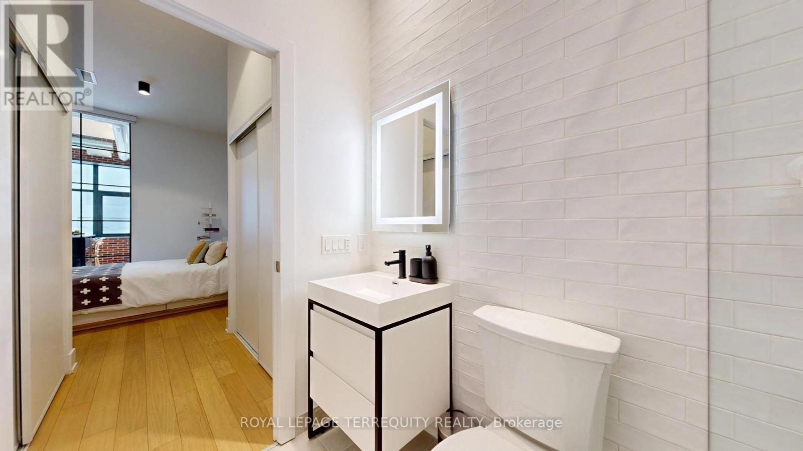 204 - 150 Logan Avenue, Toronto, Ontario  M4M 0E4 - Photo 13 - E12948042