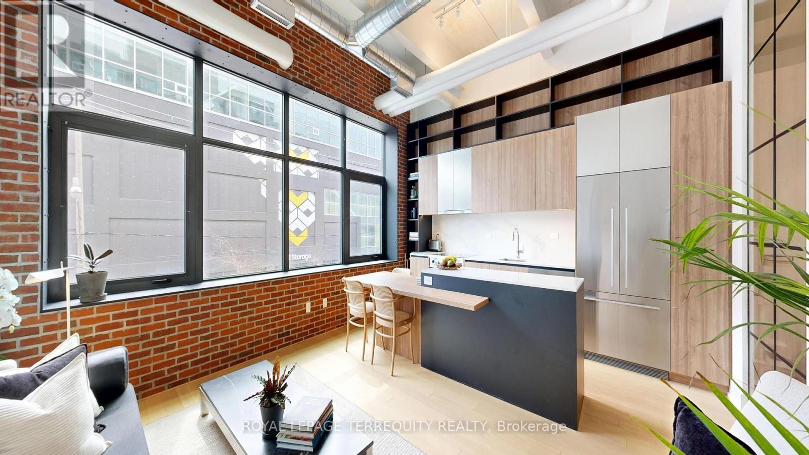 204 - 150 Logan Avenue, Toronto, Ontario  M4M 0E4 - Photo 2 - E12948042