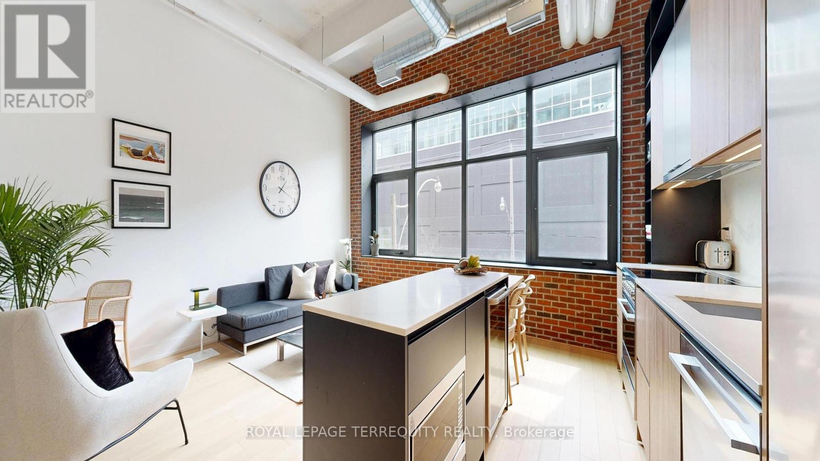 204 - 150 Logan Avenue, Toronto, Ontario  M4M 0E4 - Photo 3 - E12948042