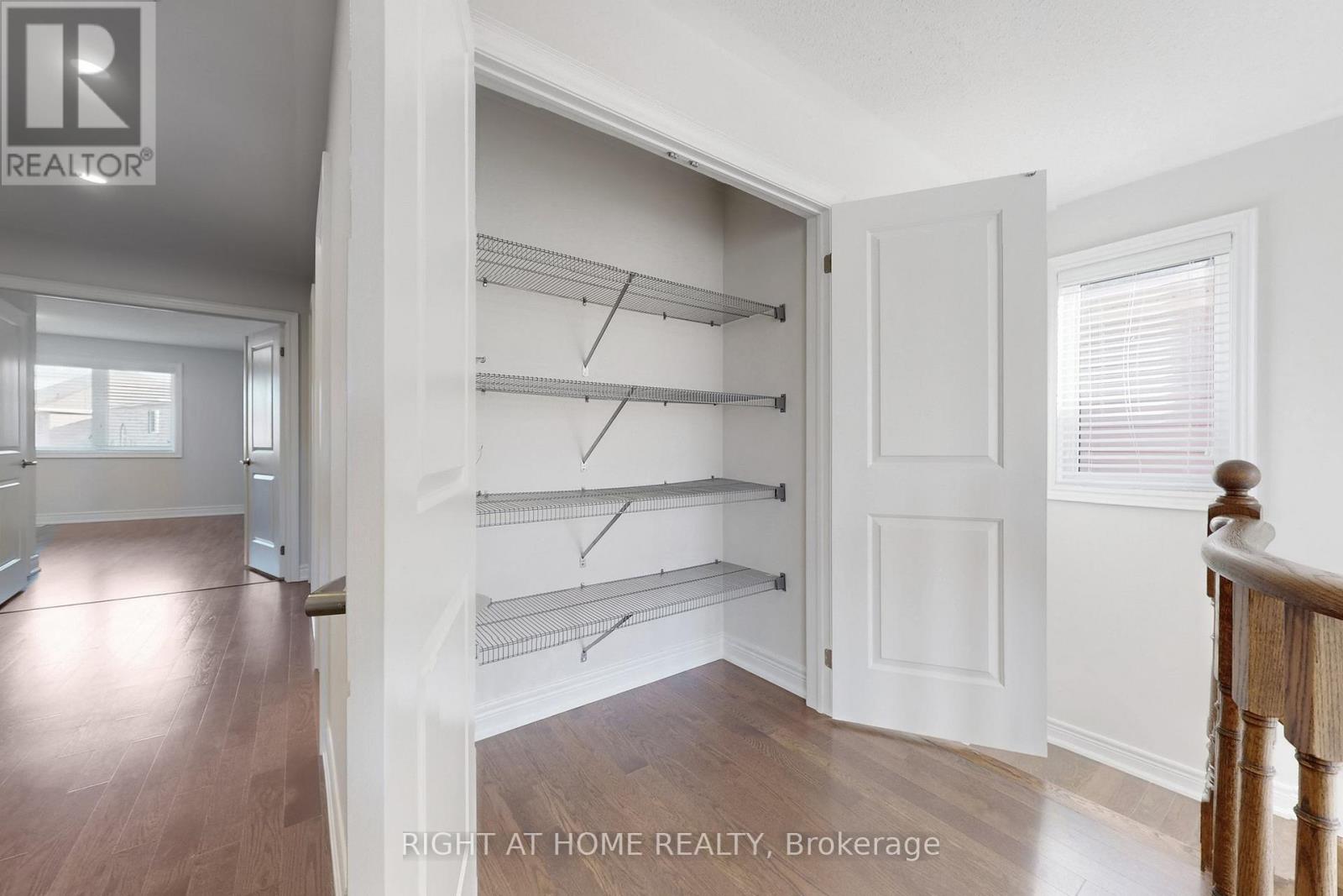 11 Robert Wilson Crescent, Georgina, Ontario  L4P 0G8 - Photo 21 - N12948008