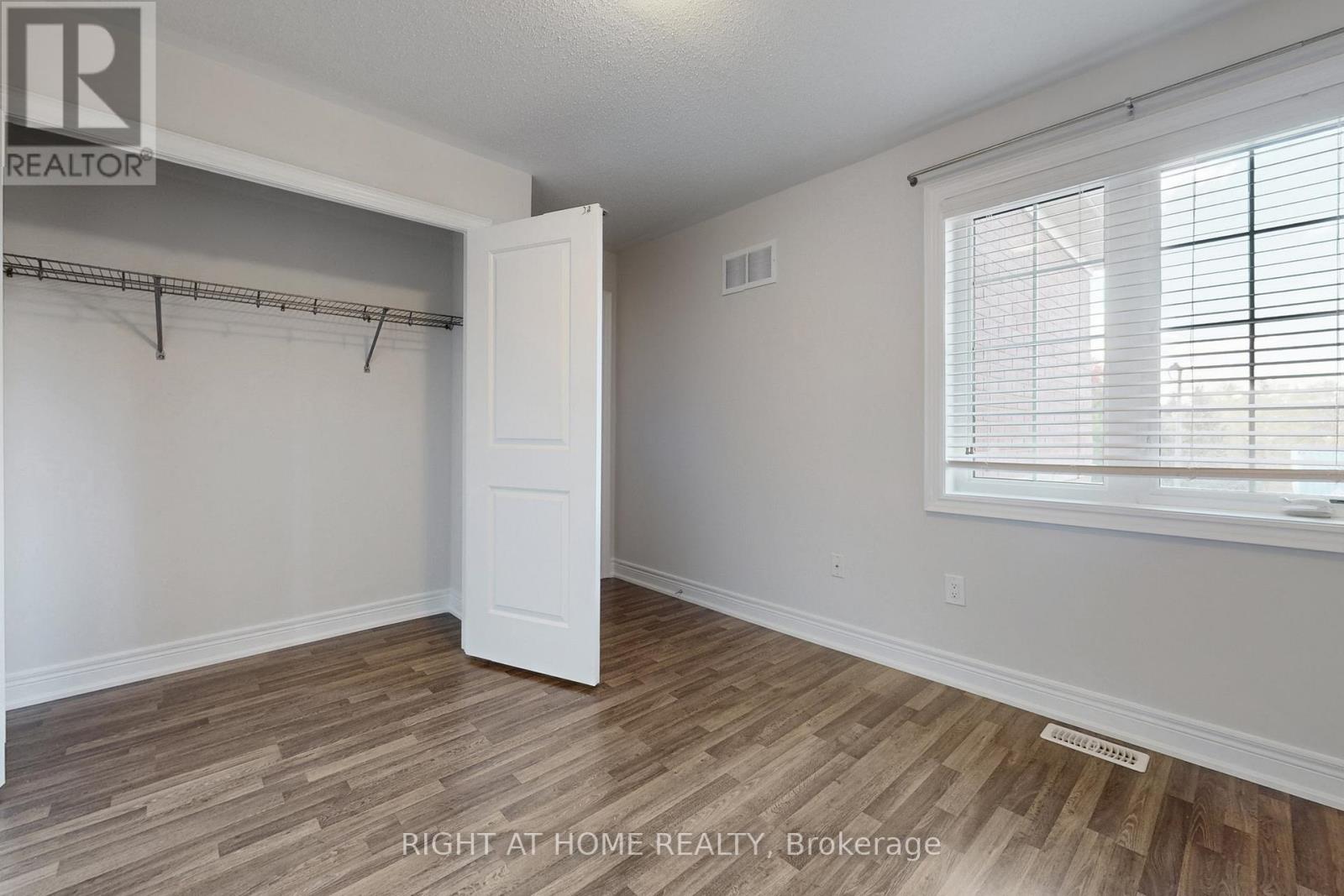 11 Robert Wilson Crescent, Georgina, Ontario  L4P 0G8 - Photo 33 - N12948008