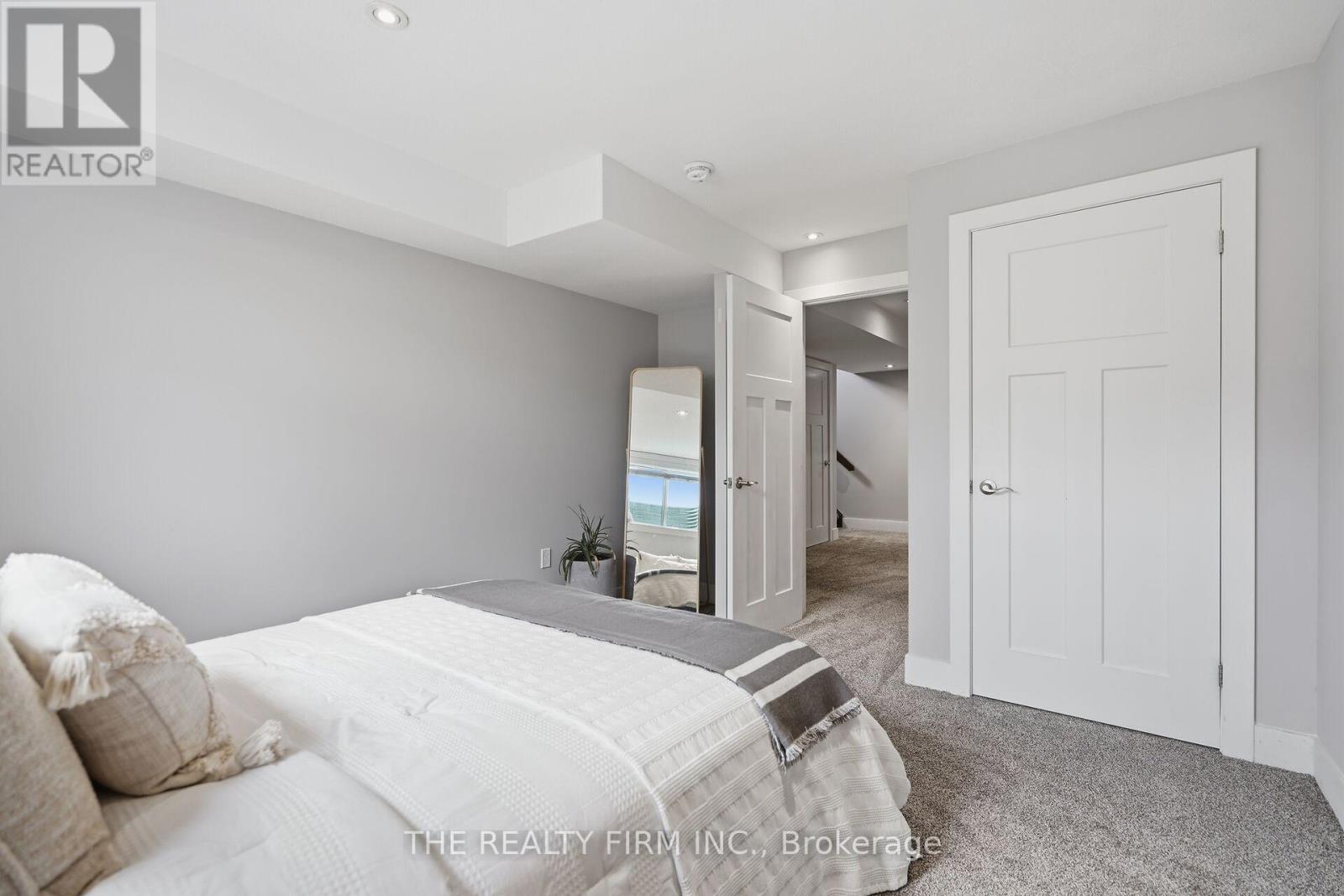 2 Slammer Trail, Thames Centre, Ontario  N0M 2P0 - Photo 33 - X12945892