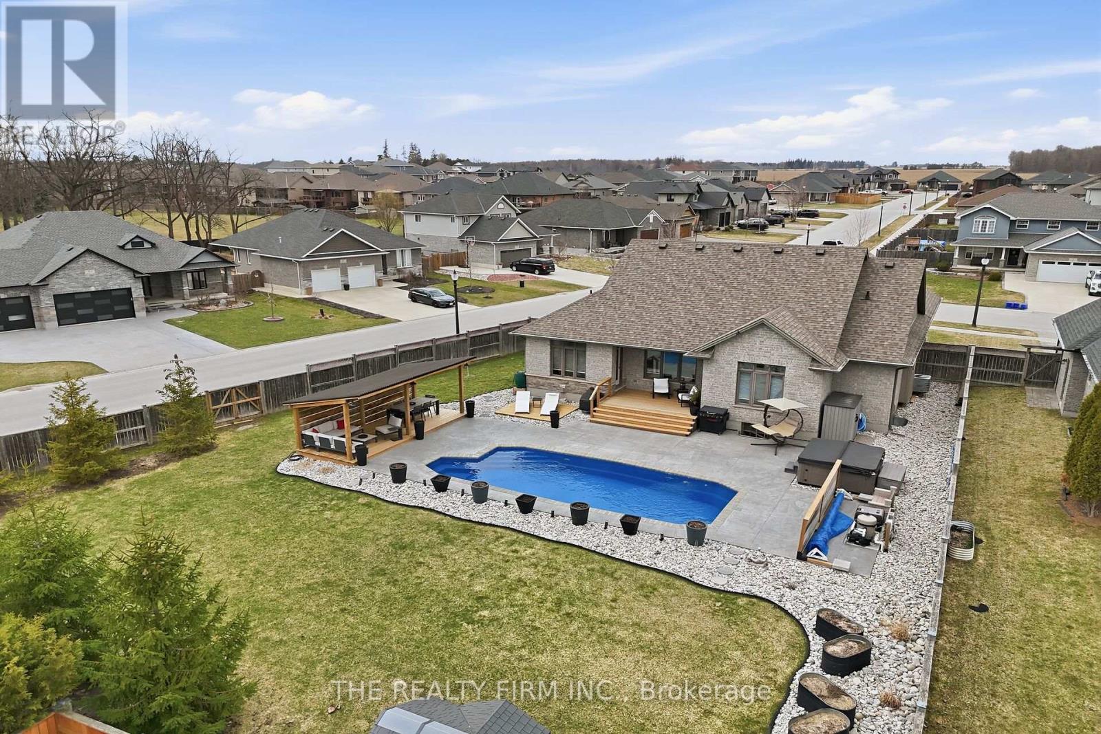 2 Slammer Trail, Thames Centre, Ontario  N0M 2P0 - Photo 47 - X12945892