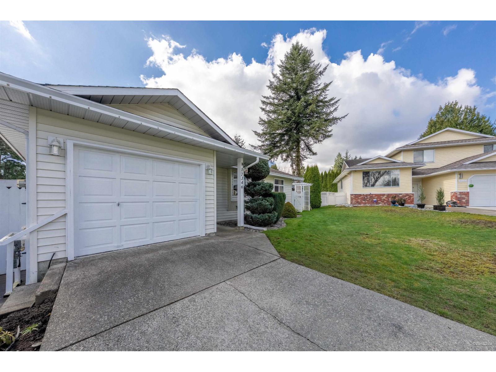 17346 60a Avenue, Surrey, British Columbia  V3S 6X8 - Photo 4 - R3105546