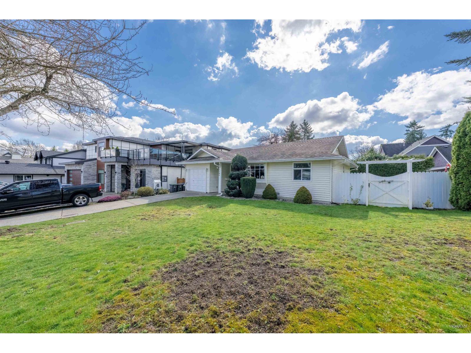 17346 60a Avenue, Surrey, British Columbia  V3S 6X8 - Photo 2 - R3105546