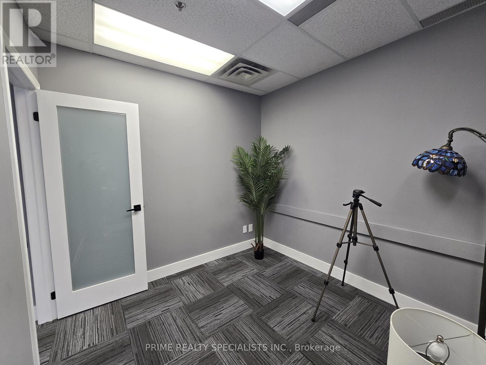 Unknown Address, ,     - Photo 2 - W12948026