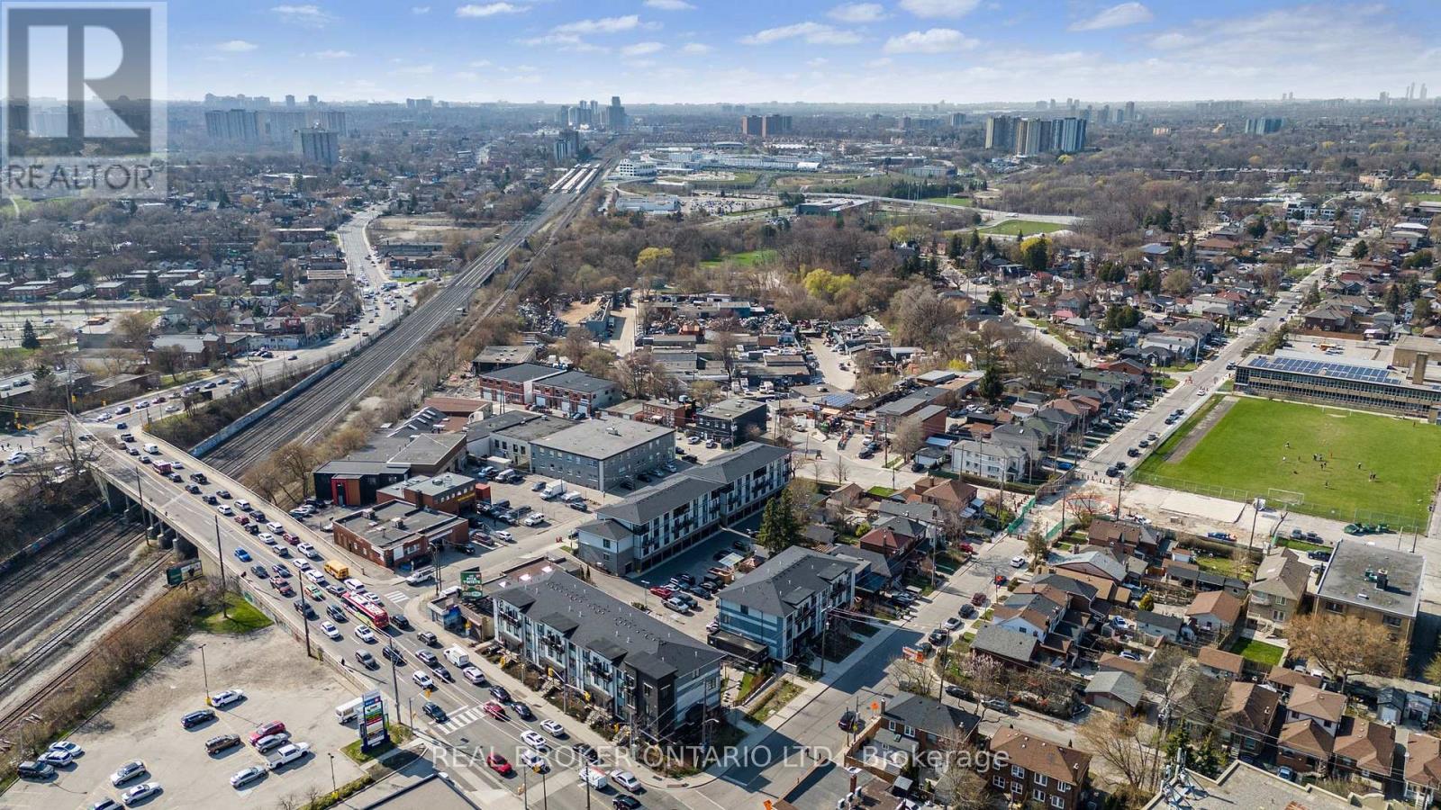 21 - 630 Rogers Road, Toronto, Ontario  M6M 0B4 - Photo 24 - W12948048