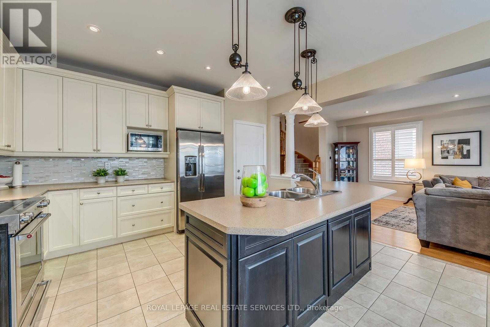 4709 Irena Avenue, Burlington, Ontario  L7M 0K2 - Photo 13 - W12948052