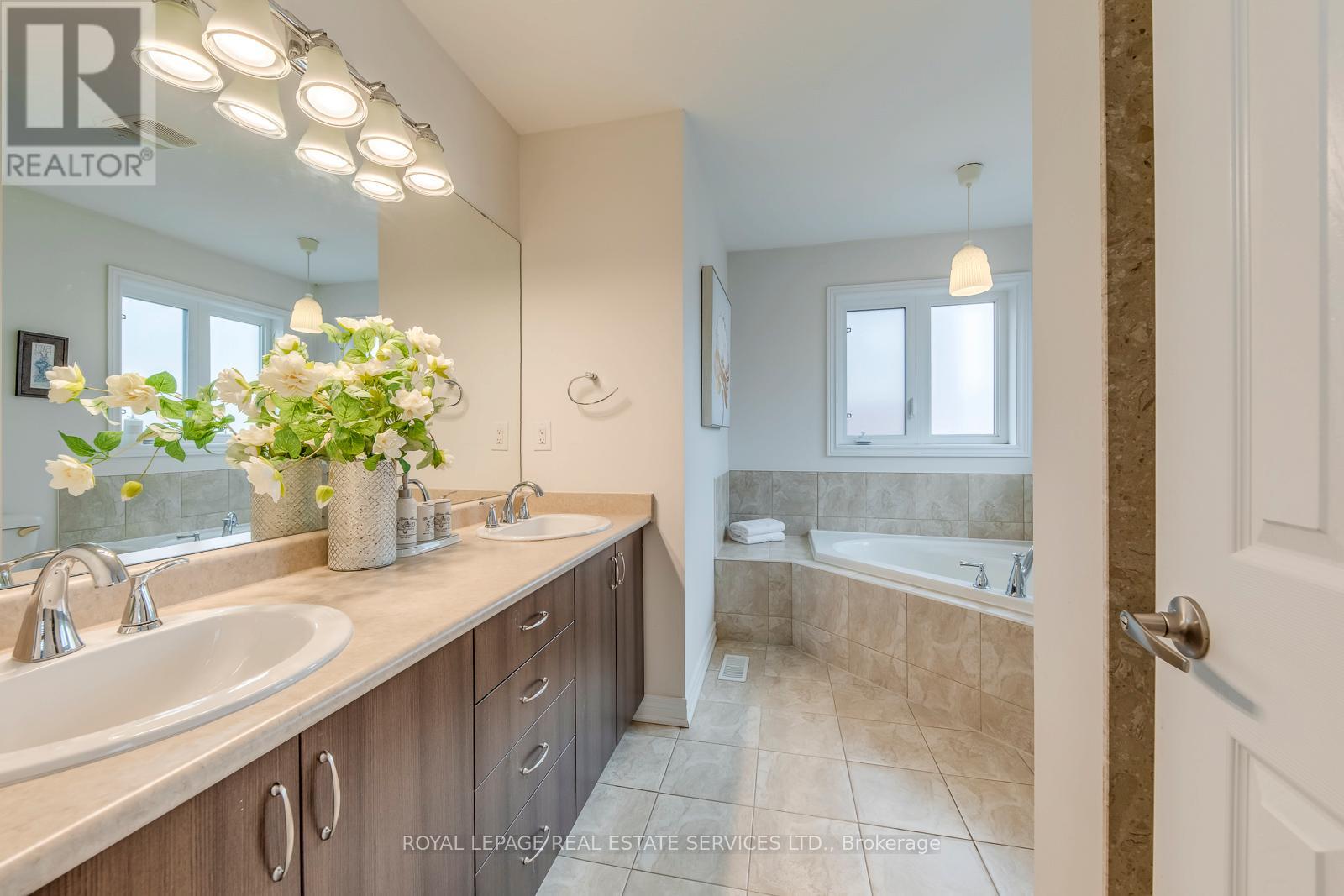 4709 Irena Avenue, Burlington, Ontario  L7M 0K2 - Photo 18 - W12948052