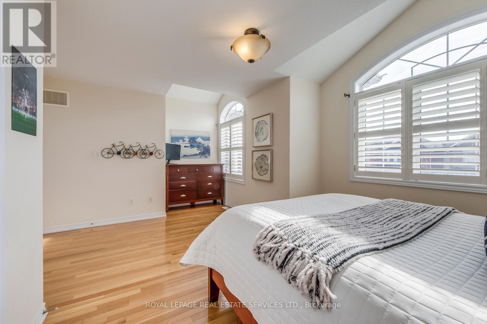 4709 Irena Avenue, Burlington, Ontario  L7M 0K2 - Photo 21 - W12948052