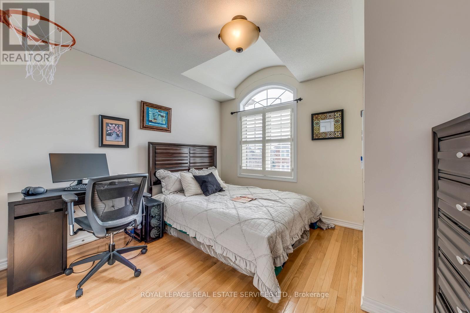 4709 Irena Avenue, Burlington, Ontario  L7M 0K2 - Photo 22 - W12948052