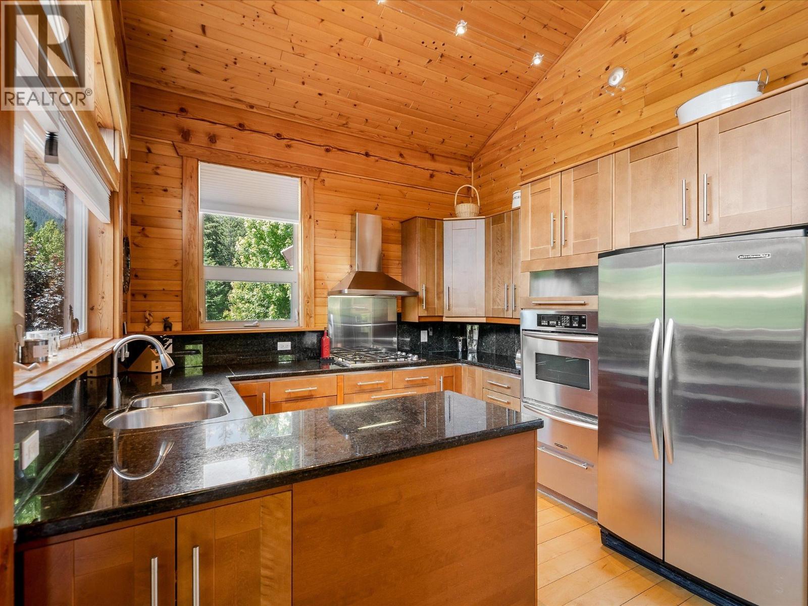 1470 Fraser Road, Pemberton, British Columbia  V0N 2L0 - Photo 6 - R3101973