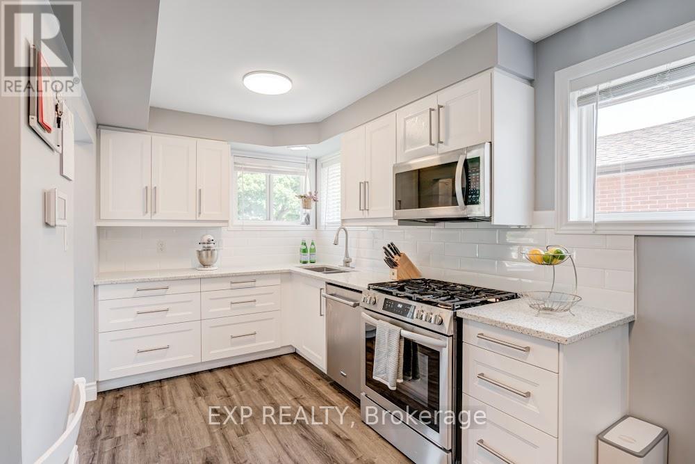 42 Terrace Drive, Hamilton, Ontario  L9A 2Y6 - Photo 12 - X12948014