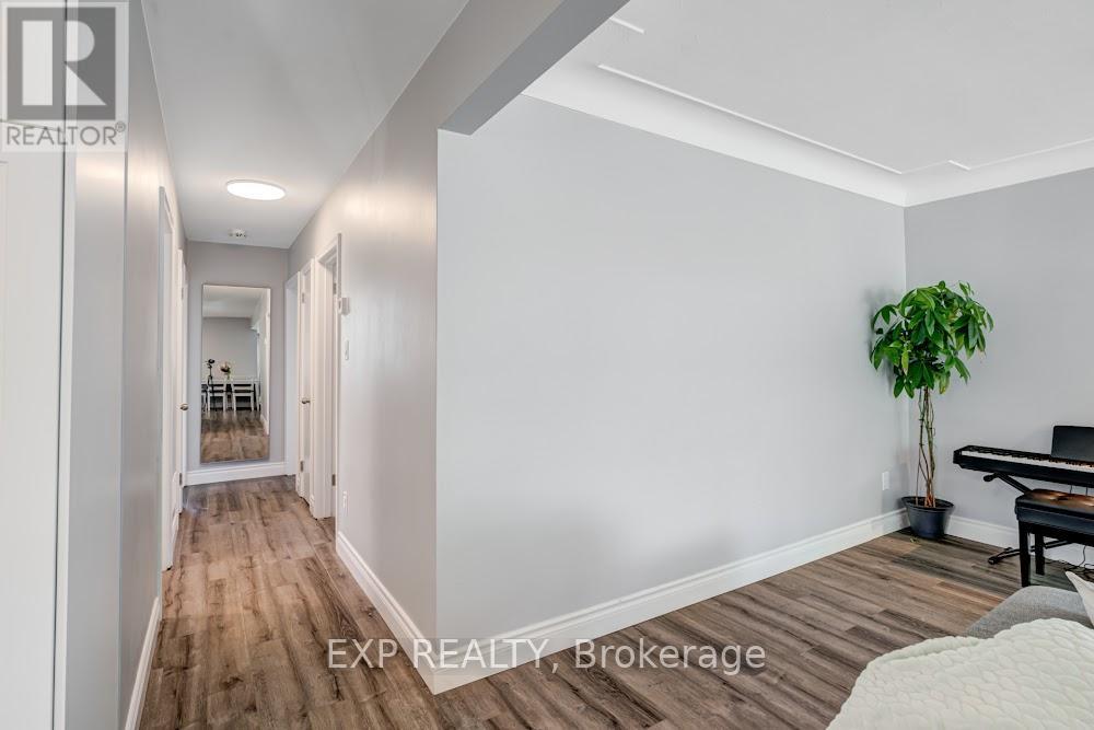 42 Terrace Drive, Hamilton, Ontario  L9A 2Y6 - Photo 14 - X12948014