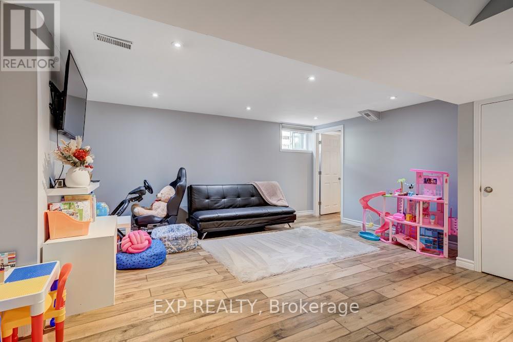 42 Terrace Drive, Hamilton, Ontario  L9A 2Y6 - Photo 25 - X12948014