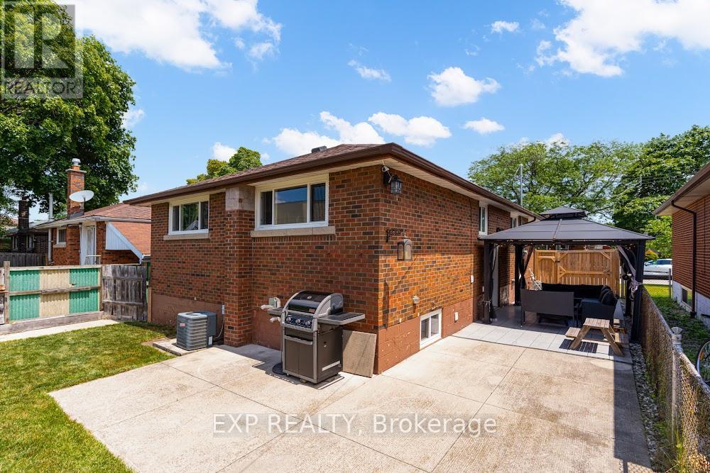 42 Terrace Drive, Hamilton, Ontario  L9A 2Y6 - Photo 35 - X12948014