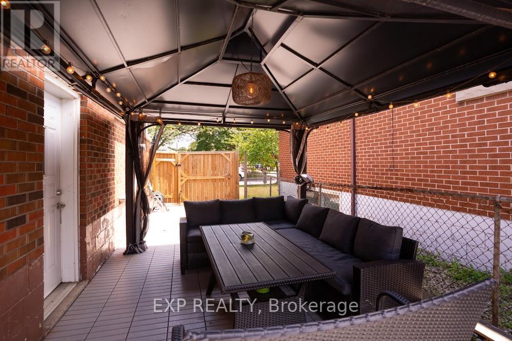 42 Terrace Drive, Hamilton, Ontario  L9A 2Y6 - Photo 37 - X12948014