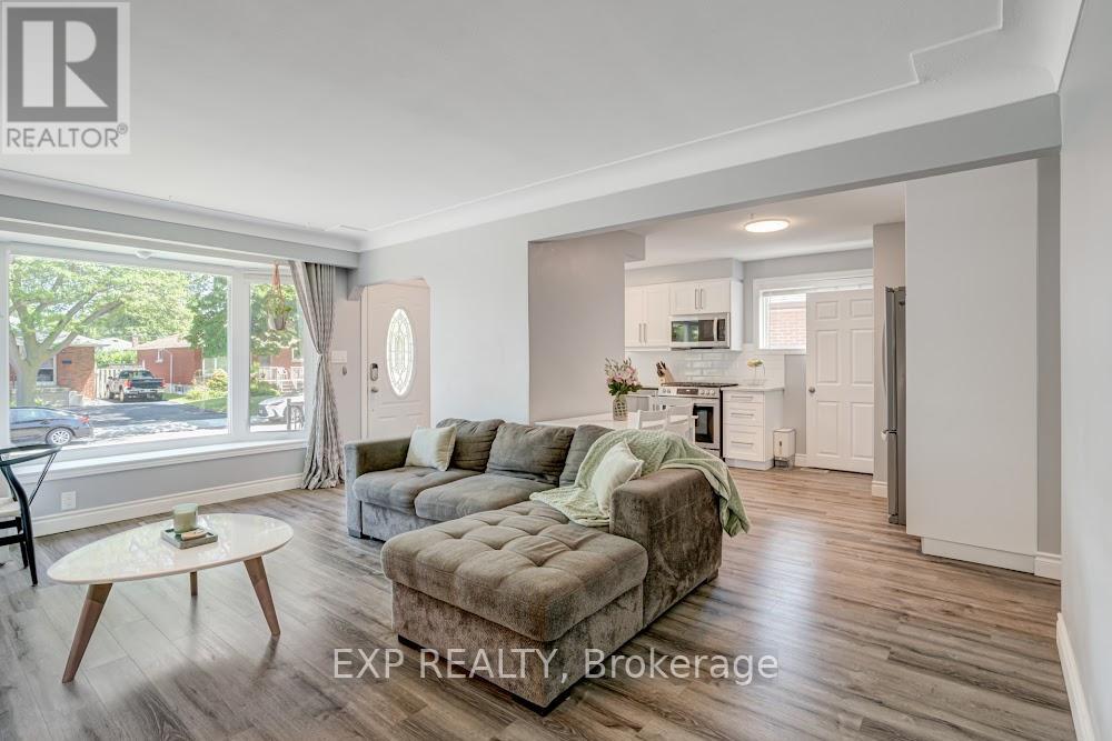 42 Terrace Drive, Hamilton, Ontario  L9A 2Y6 - Photo 5 - X12948014