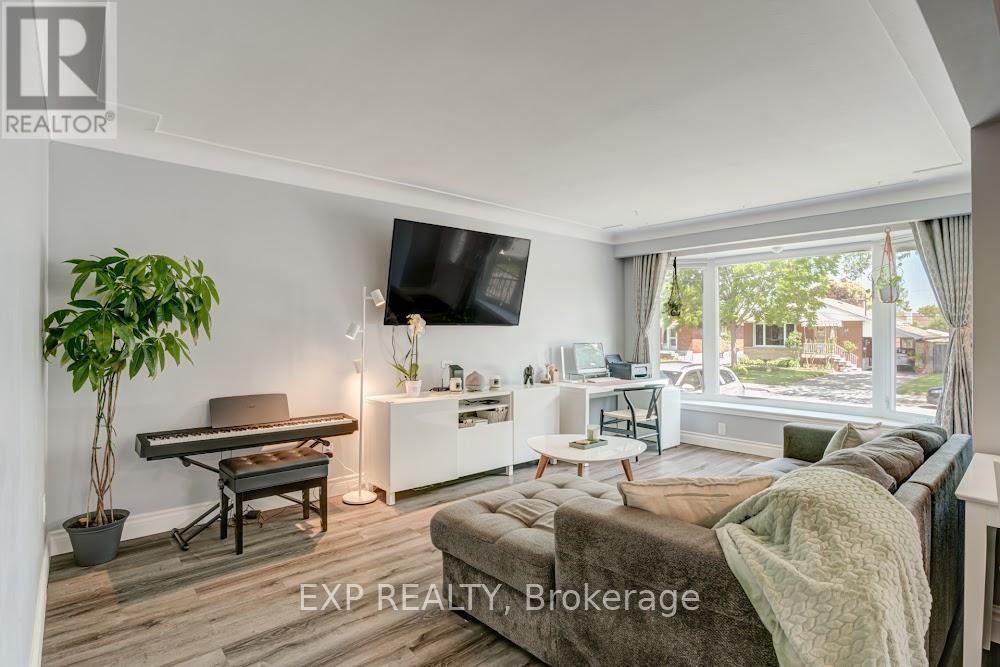 42 Terrace Drive, Hamilton, Ontario  L9A 2Y6 - Photo 6 - X12948014