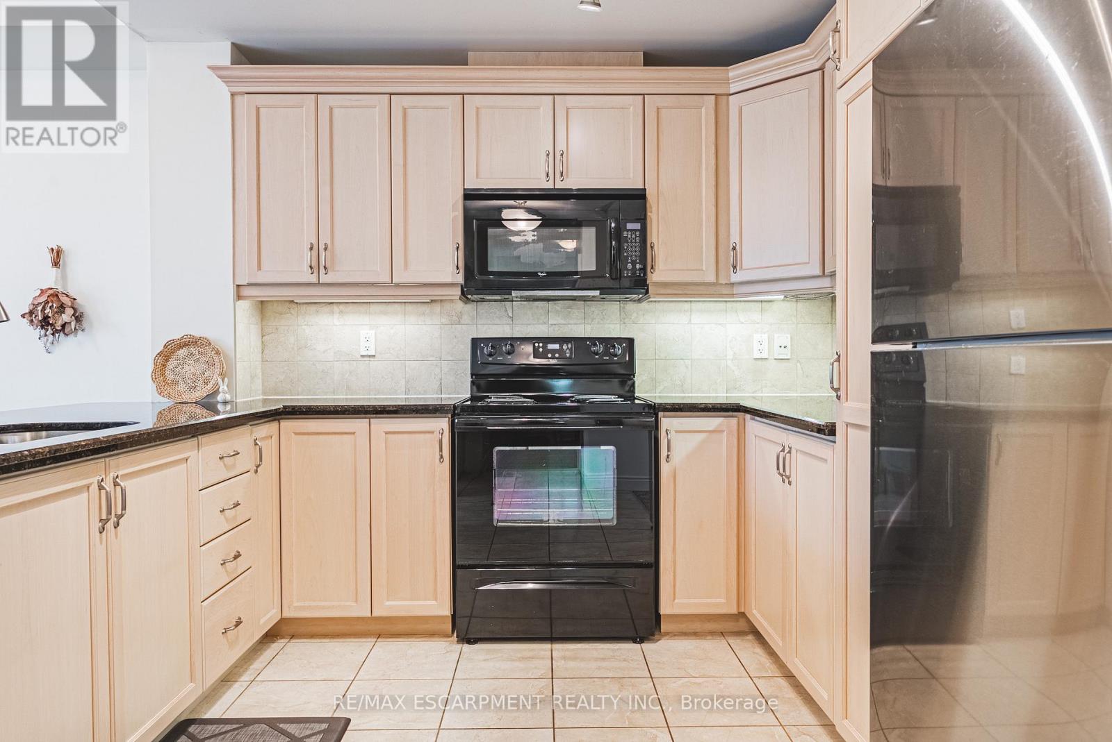 312 - 125 Wilson Street W, Hamilton, Ontario  L9G 0B3 - Photo 9 - X12948034