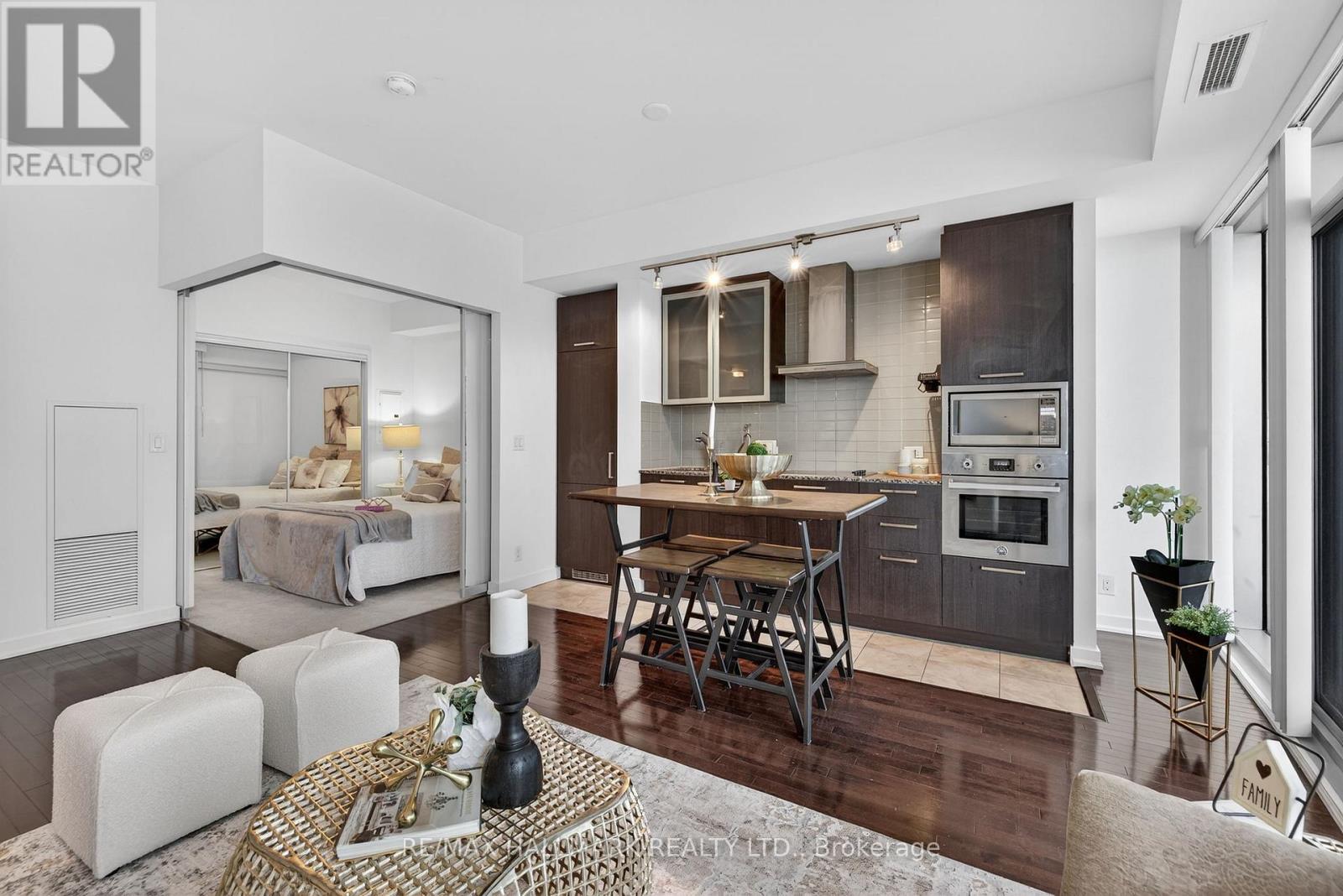 2301 - 14 York Street, Toronto, Ontario  M5J 0B1 - Photo 11 - C12744144