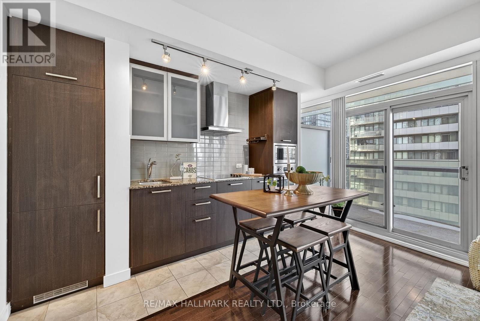 2301 - 14 York Street, Toronto, Ontario  M5J 0B1 - Photo 12 - C12744144