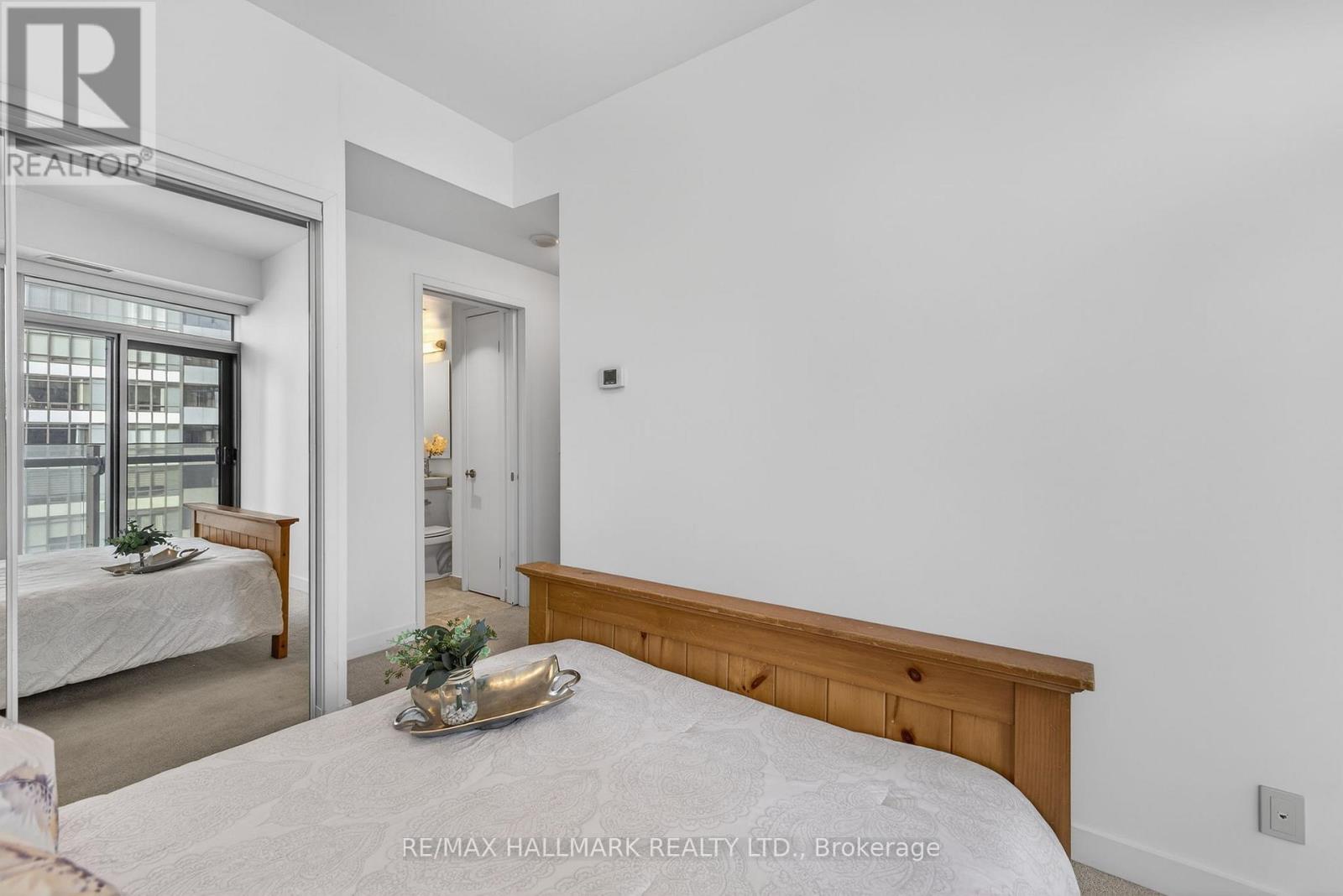 2301 - 14 York Street, Toronto, Ontario  M5J 0B1 - Photo 29 - C12744144