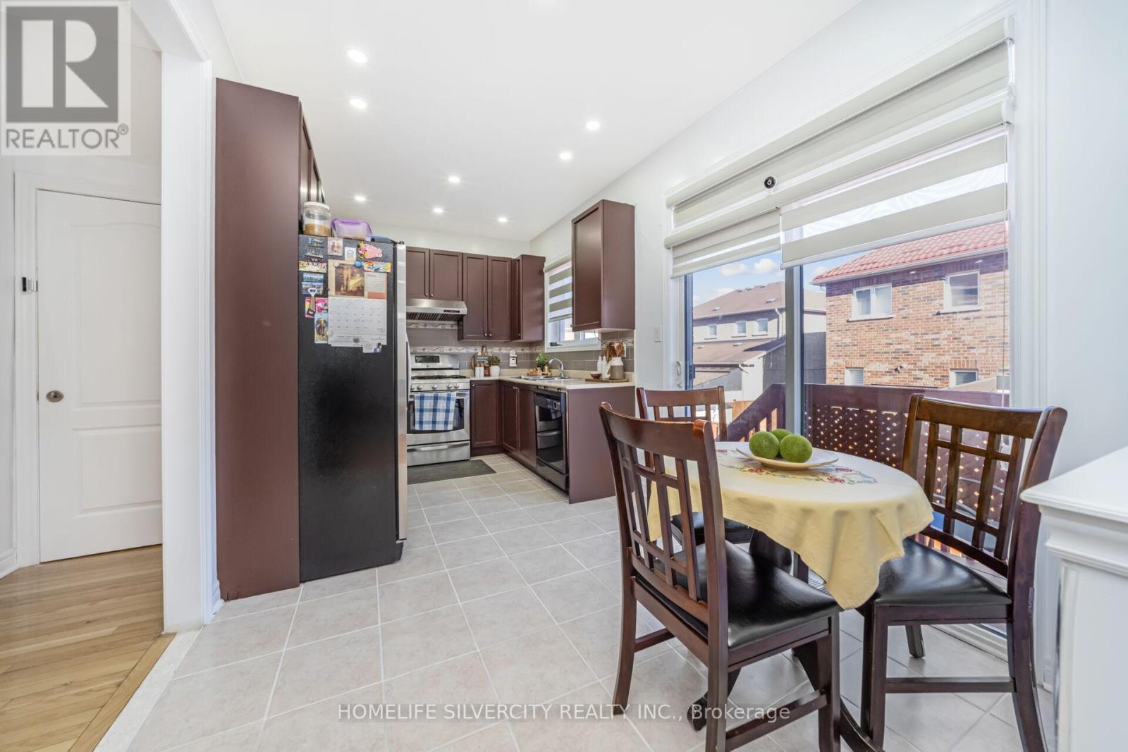 18 Finlayson Crescent, Brampton, Ontario  L6R 0H7 - Photo 11 - W12911946