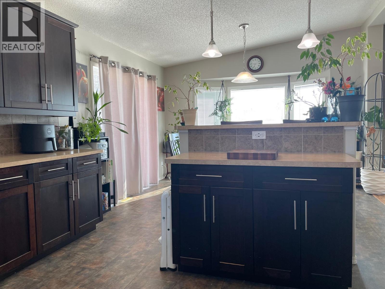 34 Pebble Drive, Fort Nelson, British Columbia  V0C 1R0 - Photo 12 - R3105979