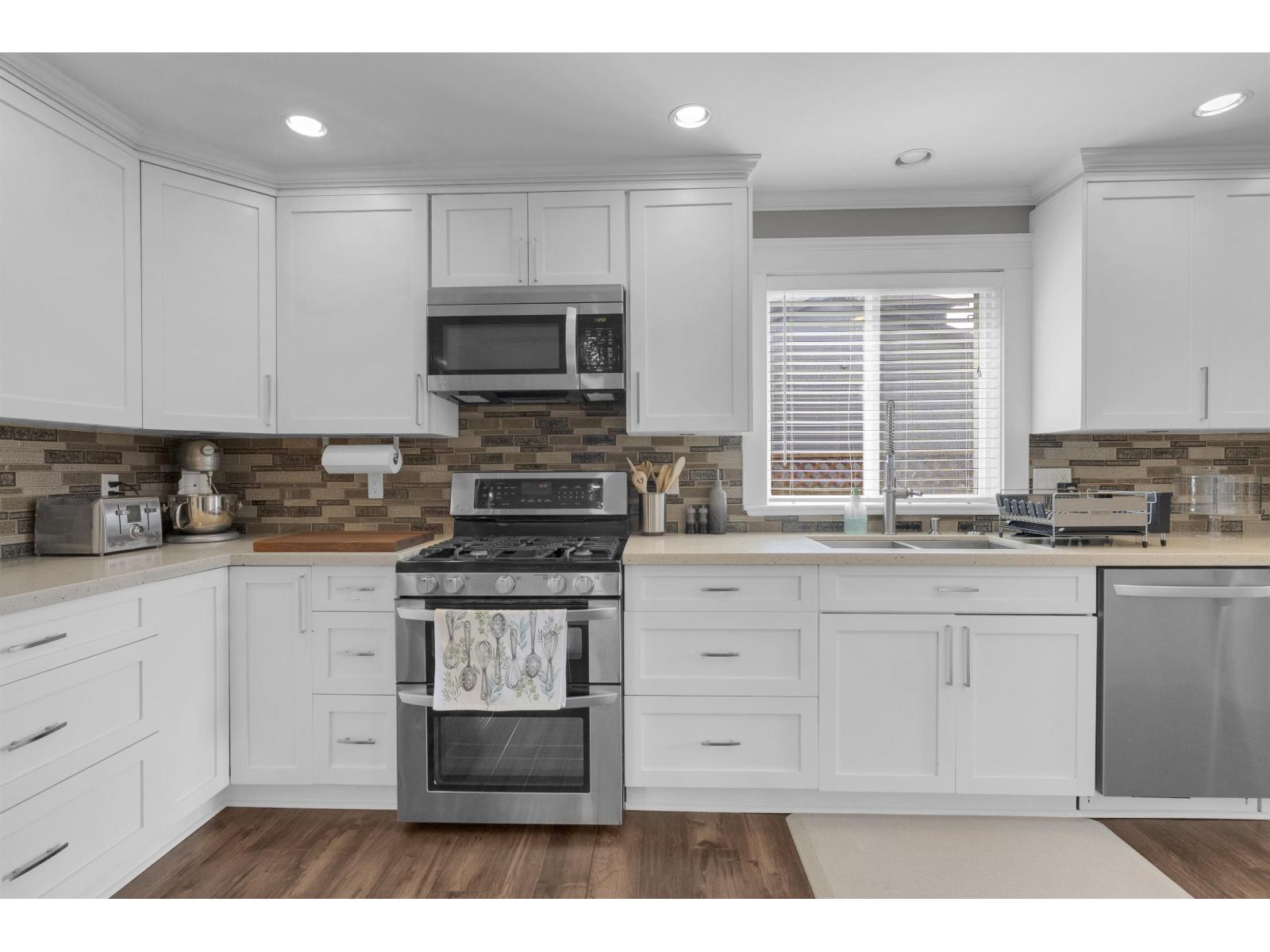 8168 132a Street, Surrey, British Columbia  V3W 8Y6 - Photo 4 - R3105710