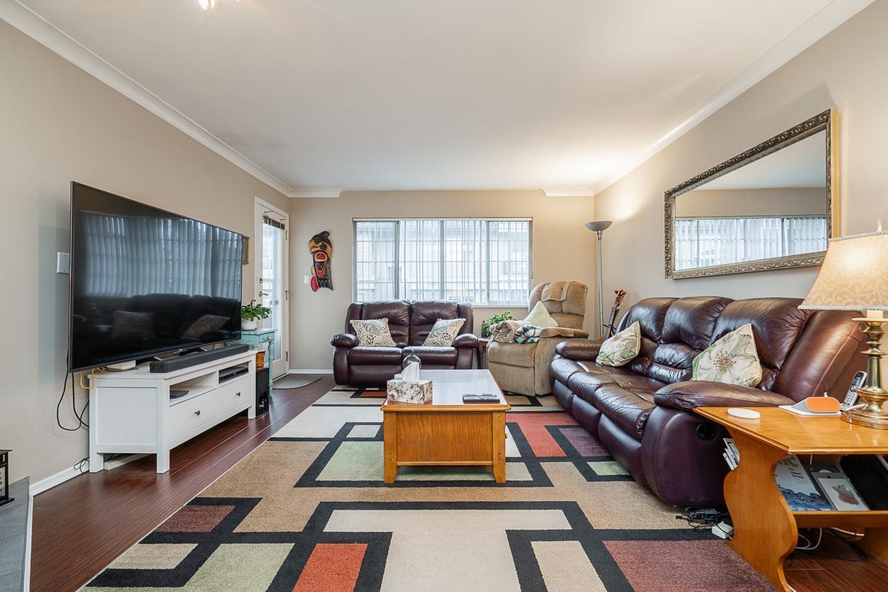 303 15338 18 Avenue, Surrey, British Columbia  V4A 1W8 - Photo 4 - R3105253