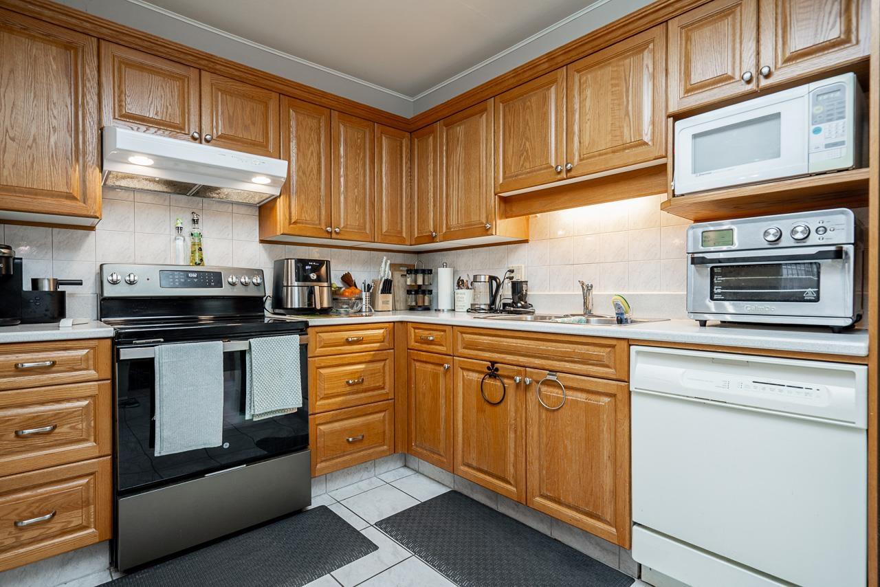 303 15338 18 Avenue, Surrey, British Columbia  V4A 1W8 - Photo 11 - R3105253