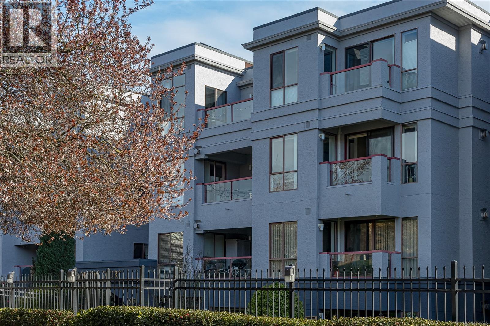 209 545 Manchester Rd, Victoria, British Columbia  V8T 5H6 - Photo 2 - 1030535